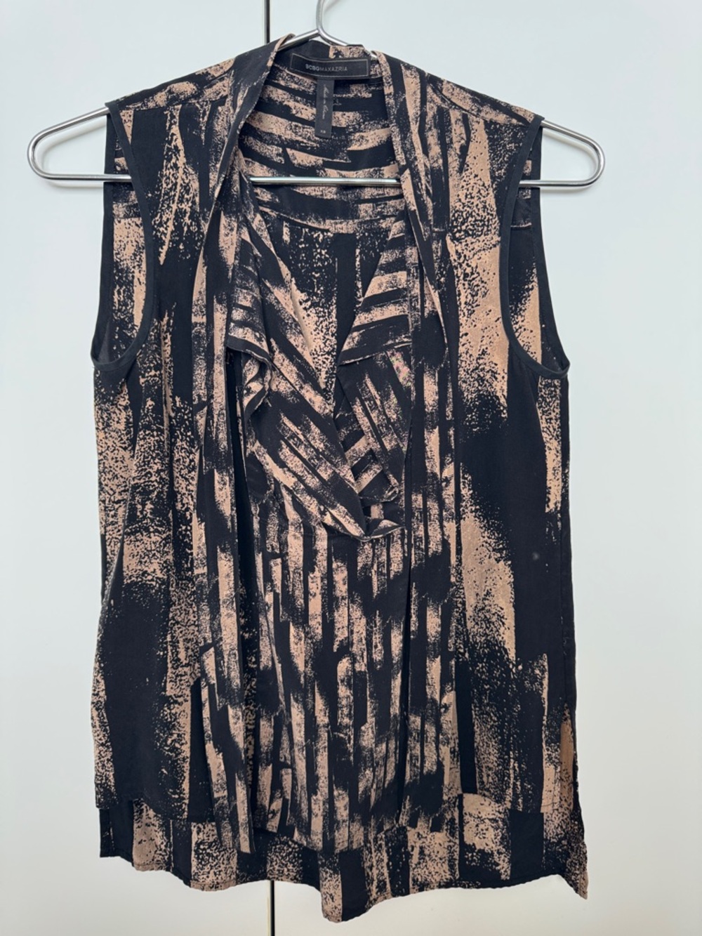 BCBGMaxAzria Black and Beige Abstract Draped Sleeveless Top